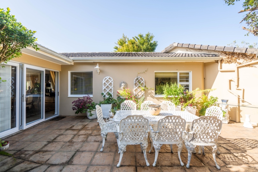 6 Bedroom Property for Sale in West Bank Eastern Cape